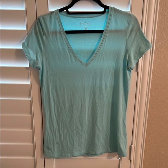 Lilly Pulitzer Tops - Lilly Pulitzer T Shirt